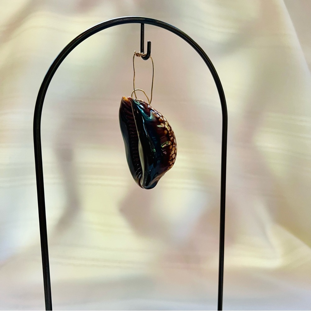 Humpback Cowry Cowrie Shell Gold Wire Bail EUC - Picture 10 of 13